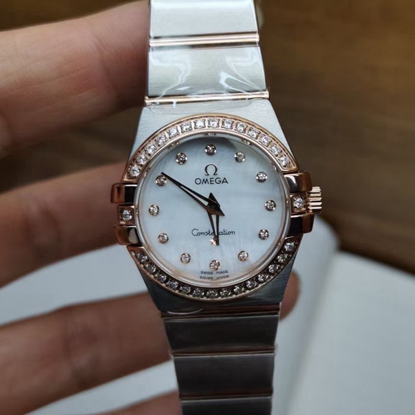 オメガ時計背面デザイン